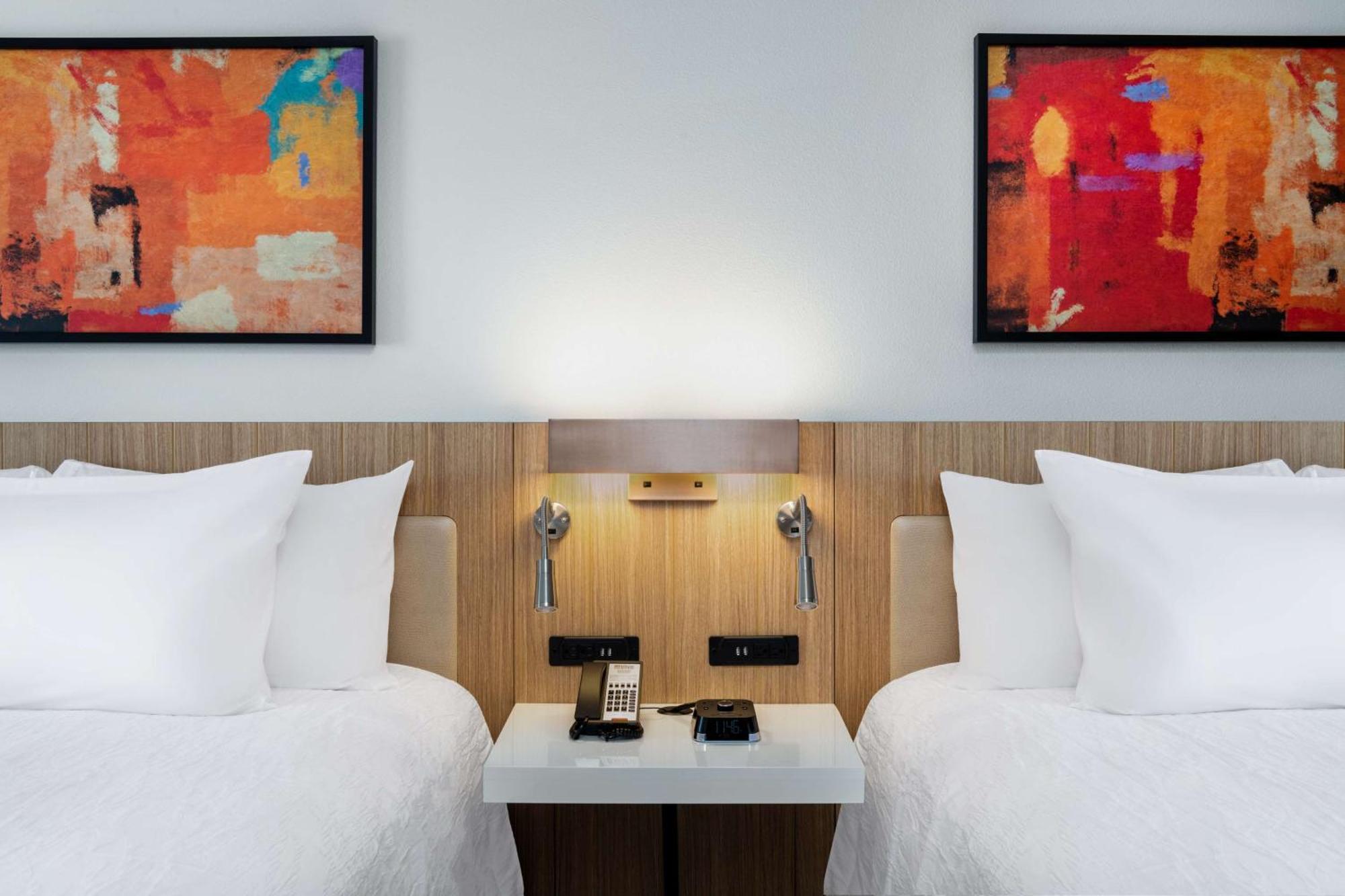 Hilton Garden Inn Лонгмънт Екстериор снимка