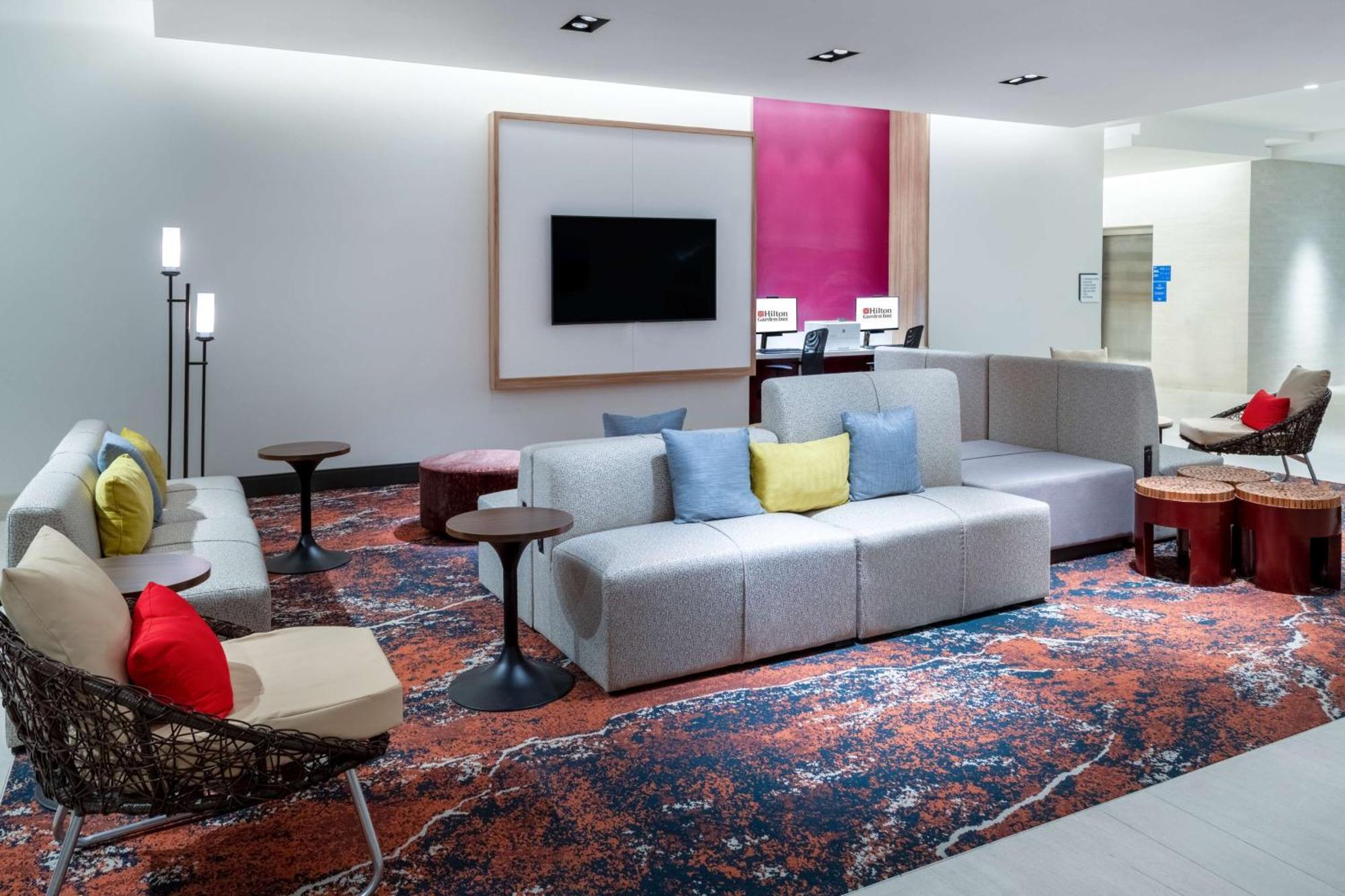 Hilton Garden Inn Лонгмънт Екстериор снимка
