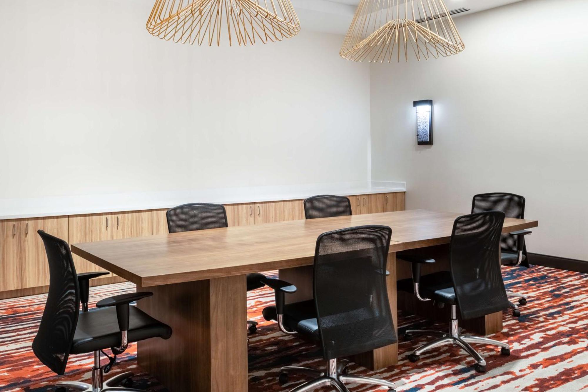 Hilton Garden Inn Лонгмънт Екстериор снимка