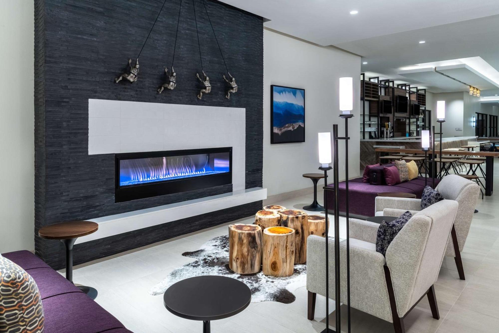 Hilton Garden Inn Лонгмънт Екстериор снимка