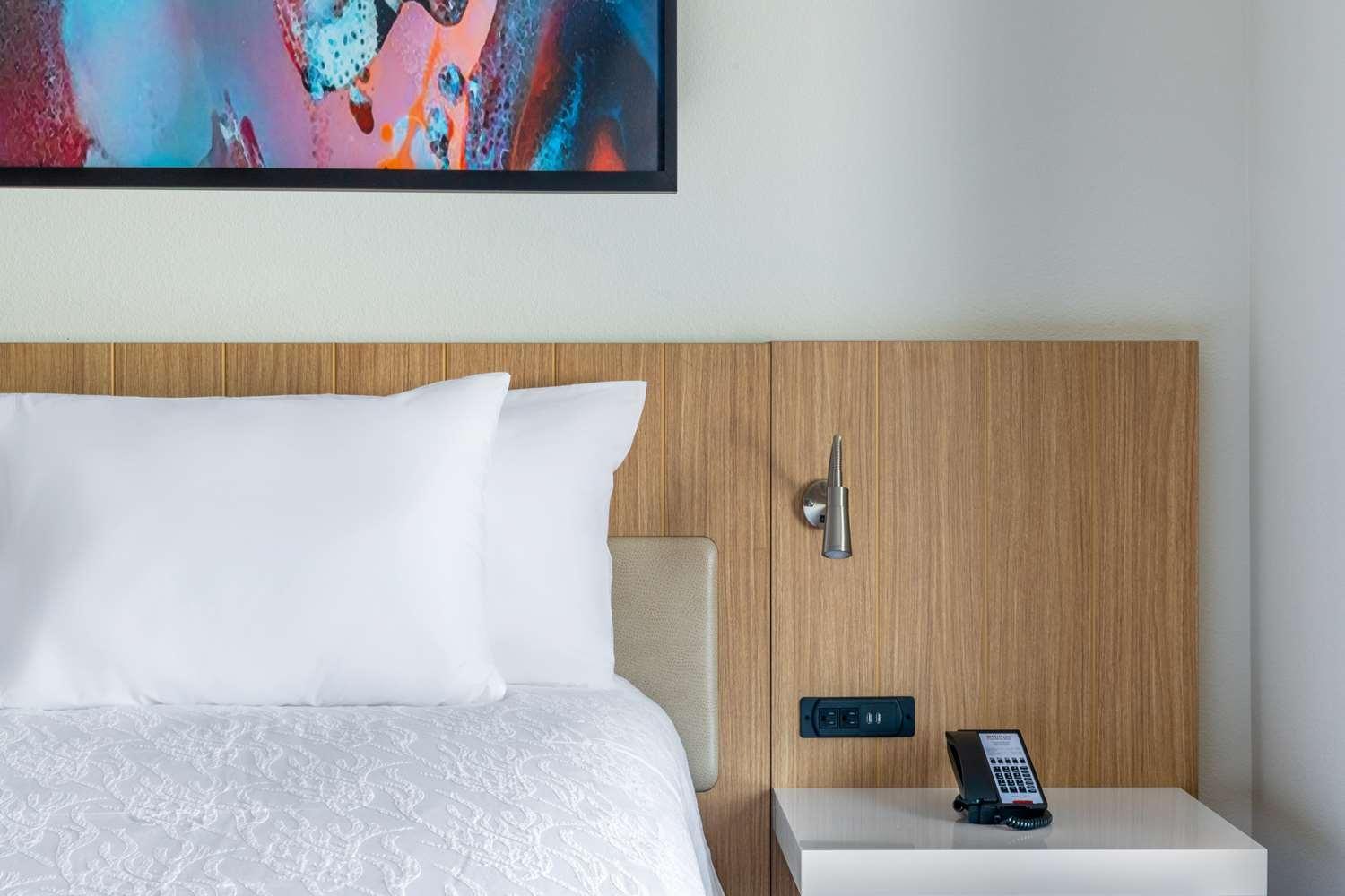 Hilton Garden Inn Лонгмънт Екстериор снимка
